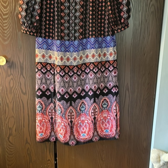 Forever 21 multi-colored maxi dress with long sleeves and peekaboo back. Size S - Picture 2 of 15